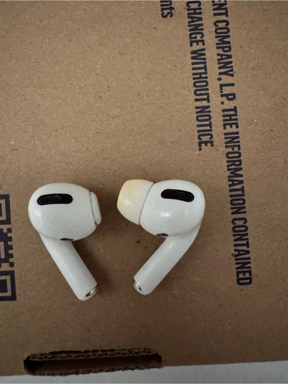 AirPod pro 2 - Picture 3 of 3